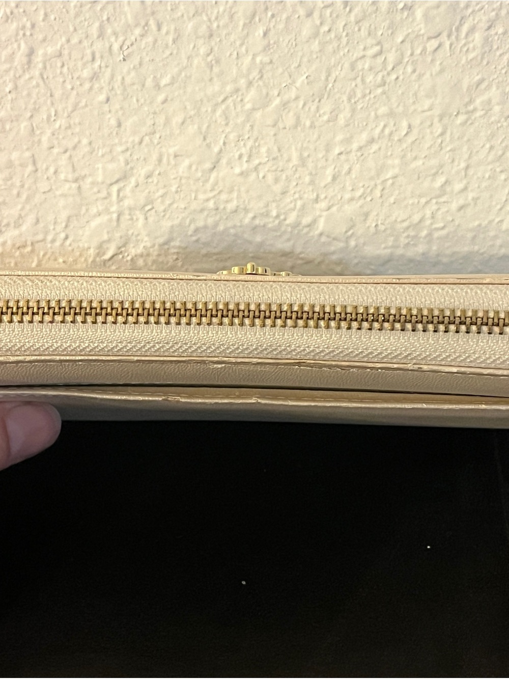 White Floral Accent Women's Wallet with Gold Details - Picture 6 of 11